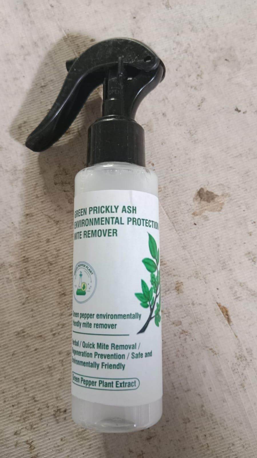 Eco-friendly anti-mite spray bottle with green prickly ash extract for environmental protection